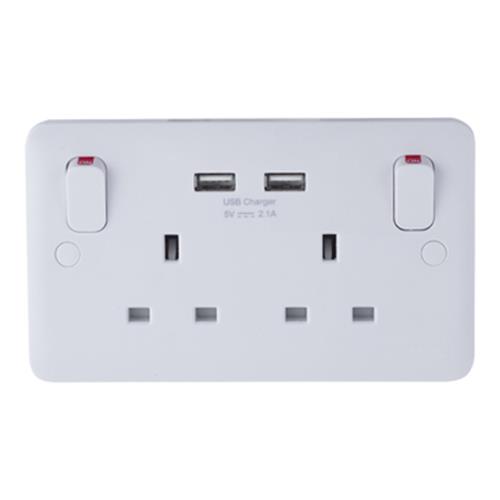 LISSE 13A SWITCHED DOUBLE SOCKET + 2 USB